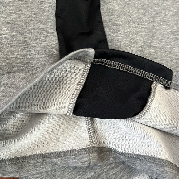 Puma Men’s athletic shorts with pockets gray/ black elastic inner band Large - Picture 14 of 16